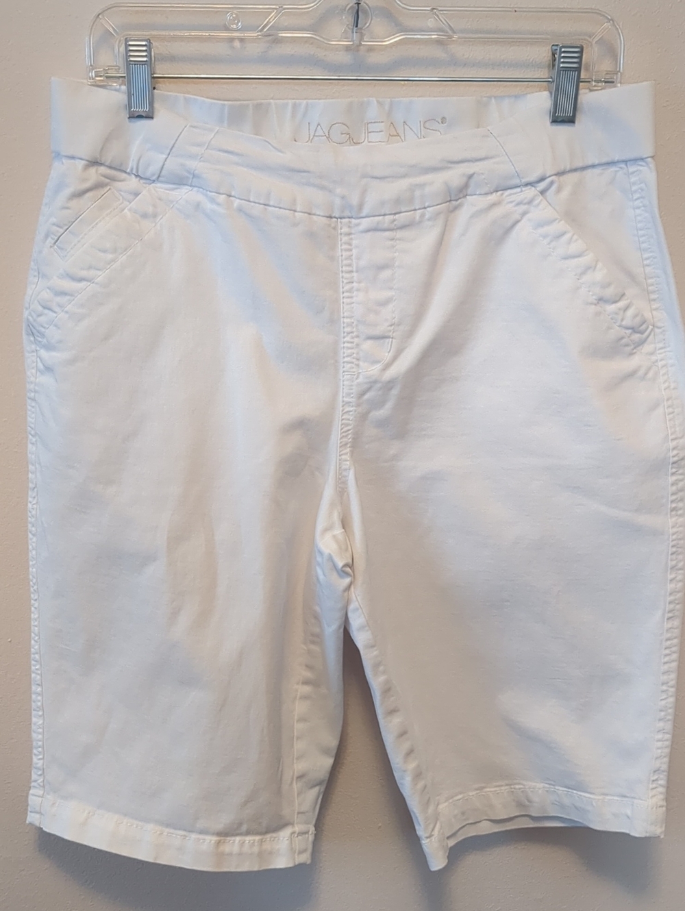 Jag Jeans White Women's Bermuda Shorts - Clean Classic